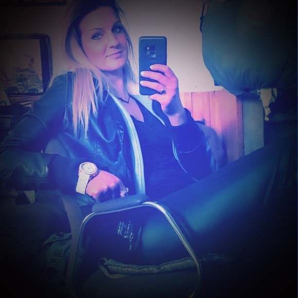 Meet your Posher, Theresa - Picture 1 of 1